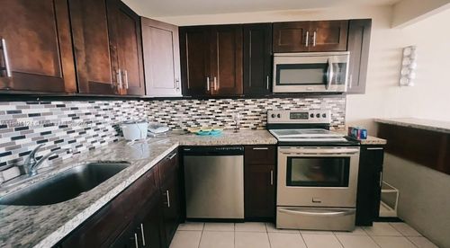 apt-506-2025 Ne 164th St, North Miami Beach, FL, 33162-4158 | Card Image