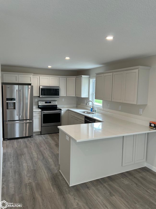 906 4 Th St, Home with 4 bedrooms, 2 bathrooms and 6 parking in Victor IA | Image 7
