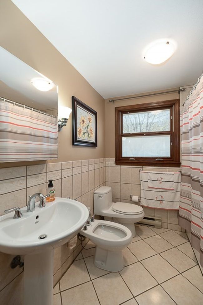 6 Saint Peters Ln, House other with 3 bedrooms, 3 bathrooms and 4 parking in Gloucester MA | Image 25