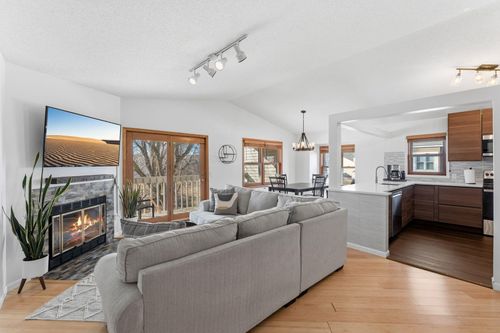 b1898-1898 Southpointe Ter, Eagan, MN, 55122-2285 | Card Image