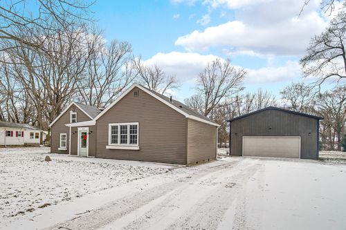1411 W Beam St, Chesterton, IN, 46304 | Card Image