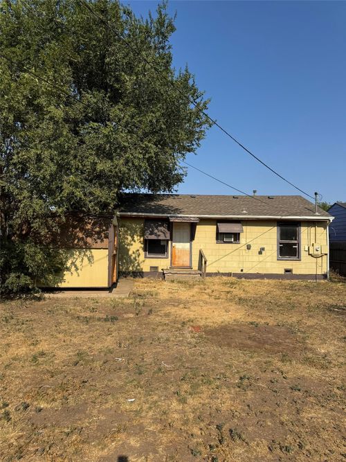 1032 S Nelson St, Pampa, TX, 79065-7032 | Card Image