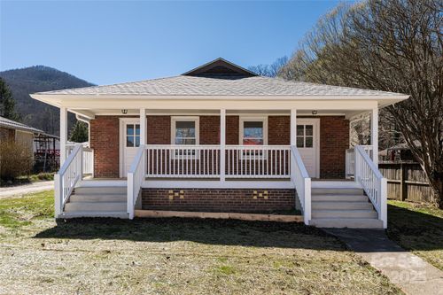 112 Powell St, Swannanoa, NC, 28778-3228 | Card Image