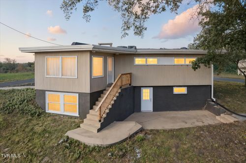 310 Knob Hill Dr, Bristol, TN, 37620-4131 | Card Image