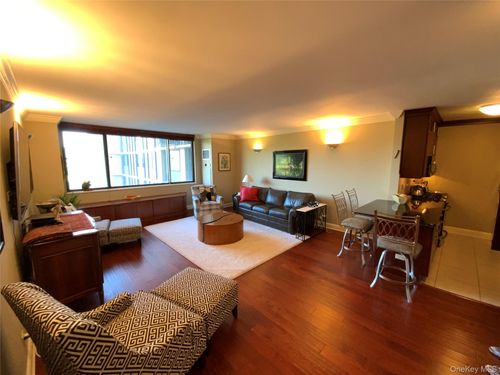 apt-4t-26910 Grand Central Pkwy, Floral Park, NY, 11005-1004 | Card Image