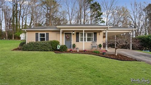 926 Meadowbrook Rd, Asheboro, NC, 27203-4515 | Card Image