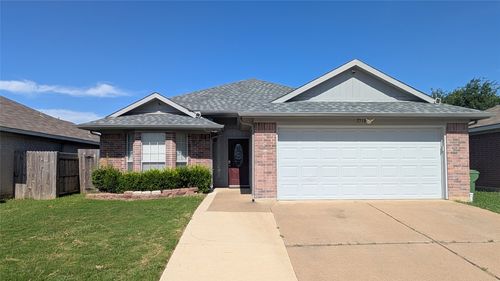 5718 Creekridge Dr, Arlington, TX, 76018-2445 | Card Image