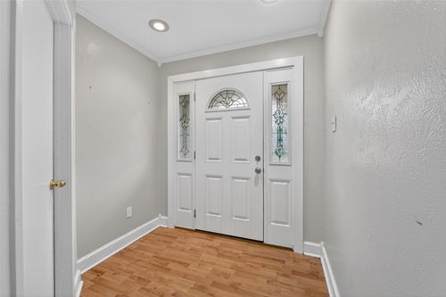 910 Kerry St, Benbrook, TX, 76126-2619 | Card Image