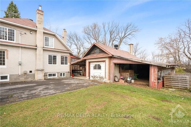 1015 Labrosse St, House other with 5 bedrooms, 2 bathrooms and 8 parking in Saint Eugene ON | Image 5