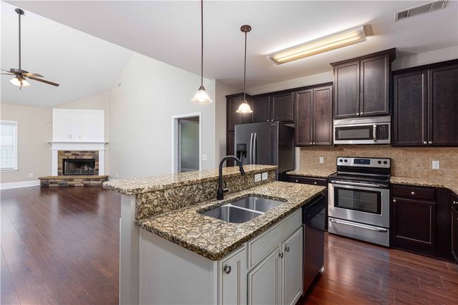 8 Ivy Loop, Home with 4 bedrooms, 3 bathrooms and null parking in Phenix City AL | Image 10