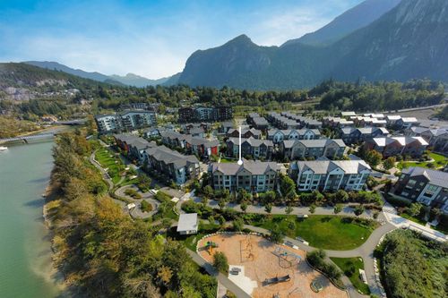 38053 Helm Way, Squamish, BC, V8B2A1 | Card Image