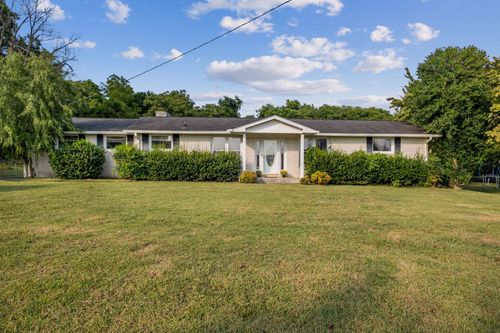 541 Des Moines Dr, Hermitage, TN, 37076-1404 | Card Image