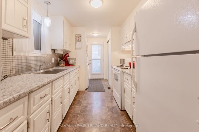 265 Pebble Beach Pky, House other with 2 bedrooms, 2 bathrooms and 2 parking in Grand Bend ON | Image 20