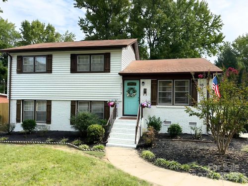 2213 Milton Rd, Charlotte, NC, 28215-3320 | Card Image