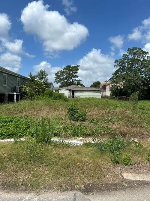 5720 Wildair Drive, New Orleans, LA, 70122 | Card Image