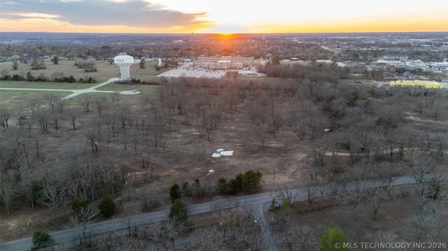 000 N Country Pl, Ada, OK, 74820 | Card Image