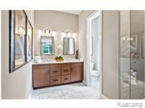 5620 Suffolk Ct, West Bloomfield, MI, 48322-1114 | Card Image