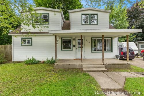 915 Branch St, Ionia, MI, 48846-1003 | Card Image