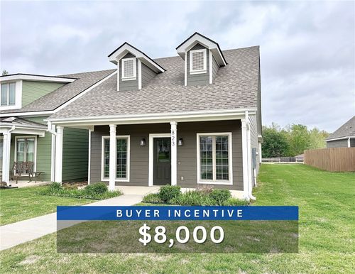 823 Ne Heights Ln, Bentonville, AR, 72712-3096 | Card Image
