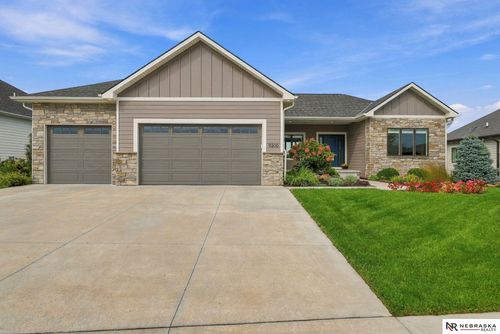 9200 Rattlesnake Road, Lincoln, NE, 68520 | Card Image