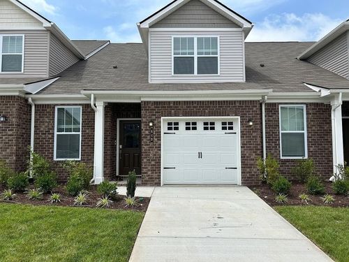 653 Birdie Dr, Spring Hill, TN, 37174-9801 | Card Image