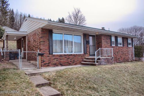 924 Hemlock St, Shamokin, PA, 17872-6116 | Card Image