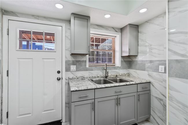 3640 Mintwood St, House other with 3 bedrooms, 2 bathrooms and 4 parking in Pittsburgh PA | Image 6