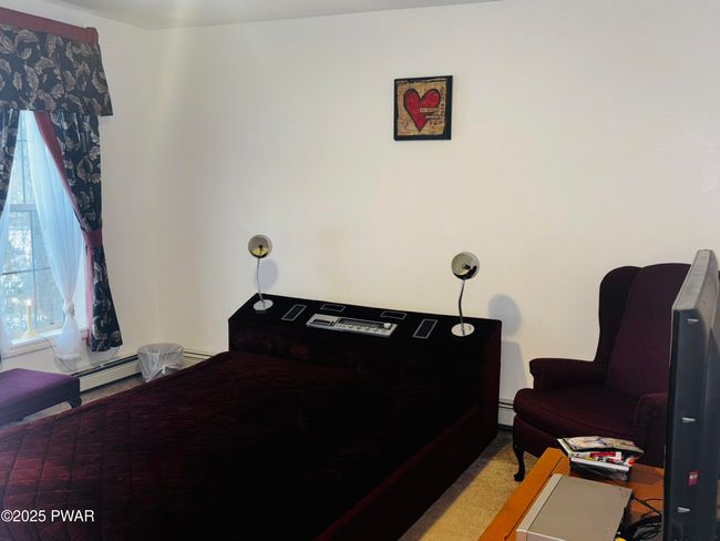 BEDROOM | Image 9