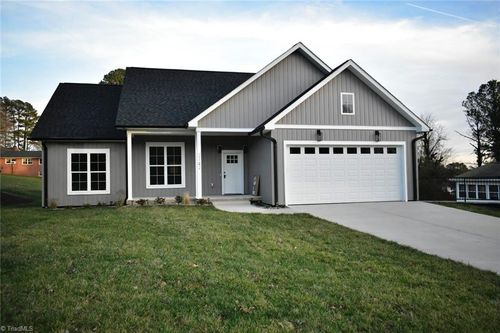 2142 Elizabeth Dr, Mount Airy, NC, 27030-2417 | Card Image