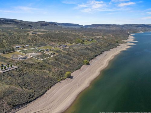 4005 Plum Pt E, Grand Coulee, WA, 99133-8815 | Card Image