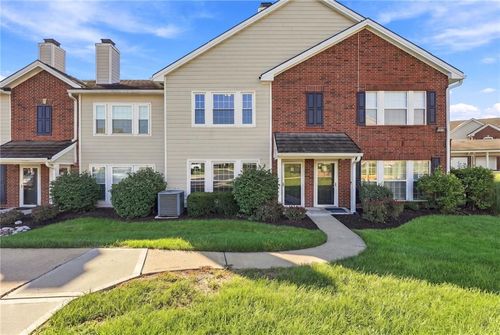 g-11603 Tomahawk Creek Pkwy, Leawood, KS, 66211-2616 | Card Image