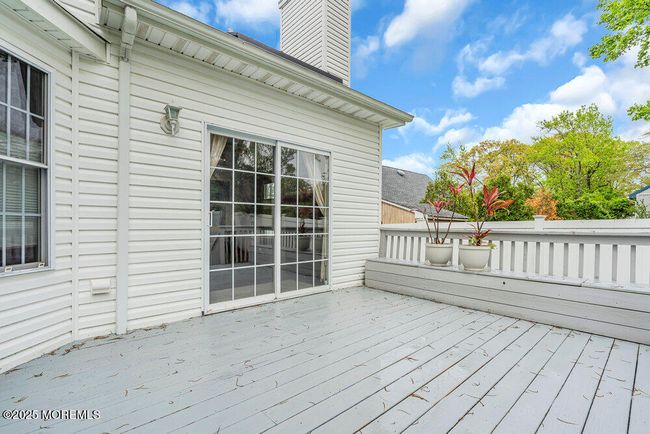 Perfect deck for entertaining | Image 32