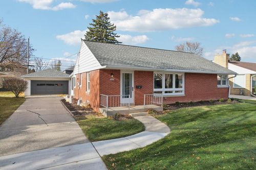 5405 N Lydell Avenue, GLENDALE, WI, 53217 | Card Image