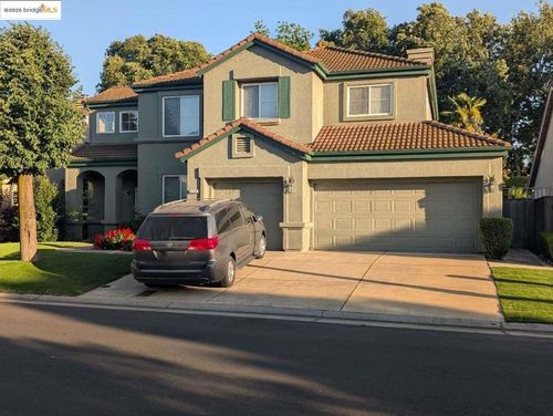 4224 Pinehurst Cir, Stockton, CA, 95219-1882 | Card Image
