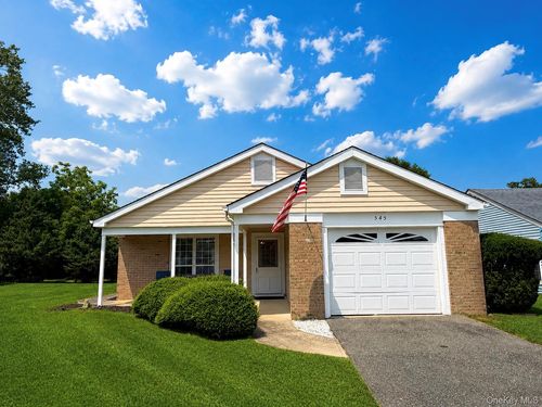 545 Stratford Lane, Brookhaven, NY, 11961 | Card Image
