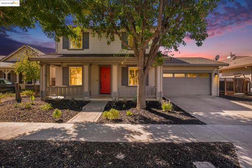 752 Jennifer St, Brentwood, CA, 94513-1566 | Card Image