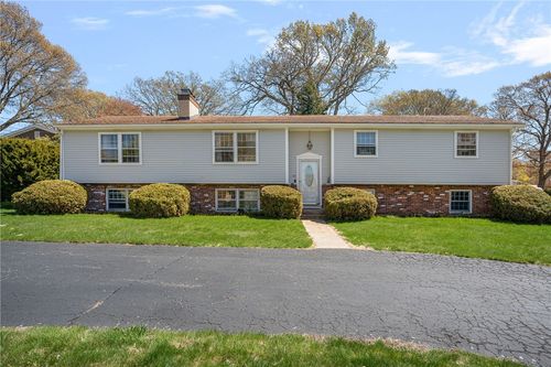 44 Quaker Dr, West Warwick, RI, 02893-2333 | Card Image