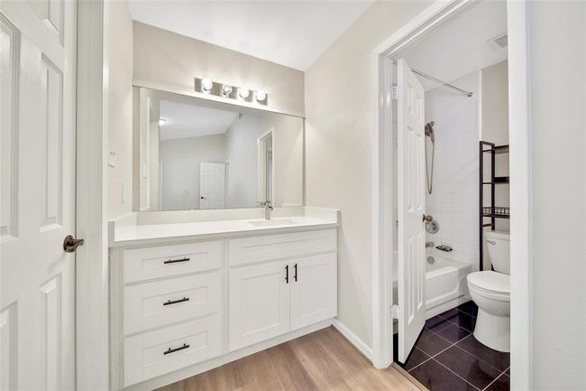 24 W Willowwood Ct, Townhouse with 3 bedrooms, 2 bathrooms and 2 parking in Spring TX | Image 15