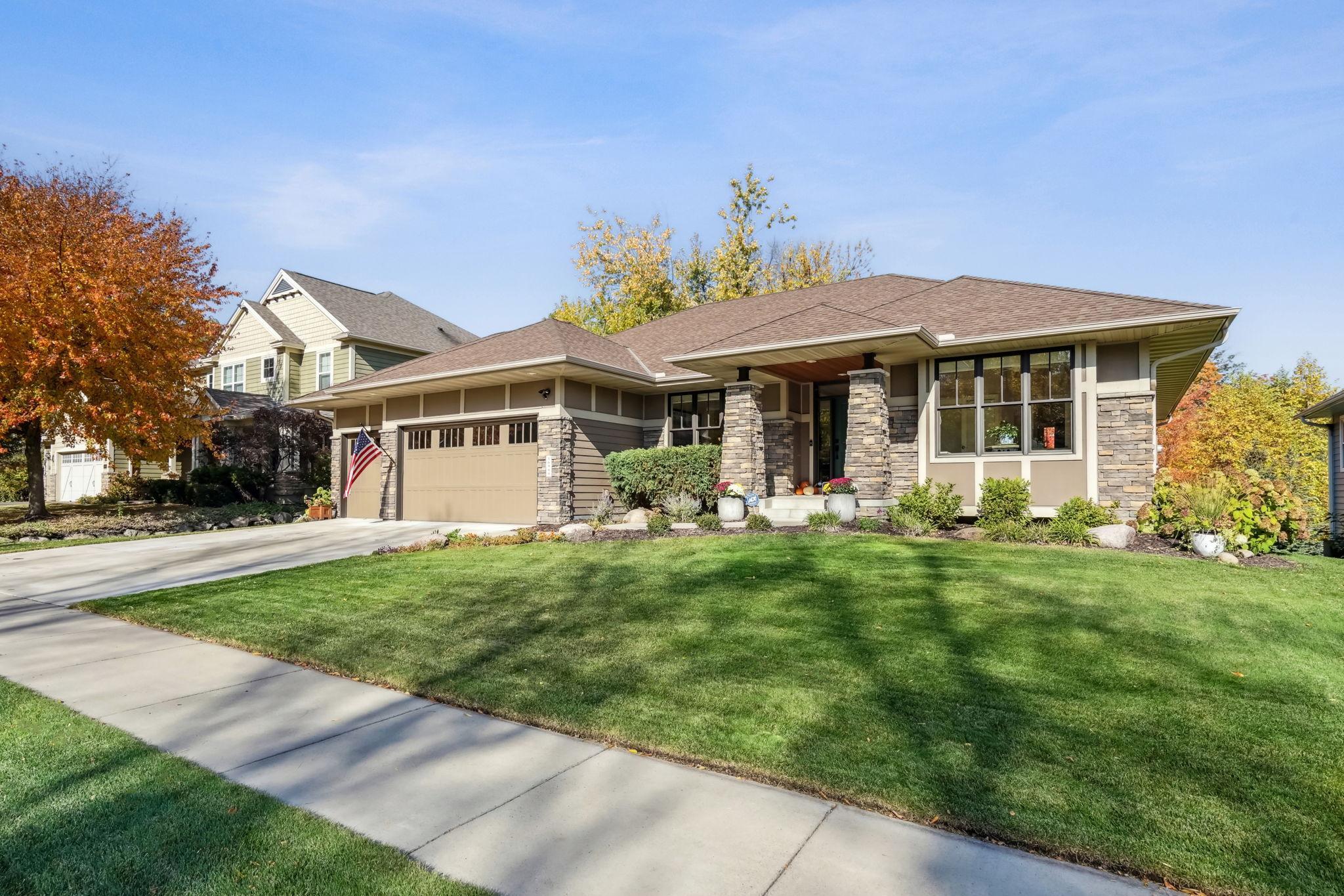 16988 68th Avenue N, For Sale in Maple Grove Zoocasa