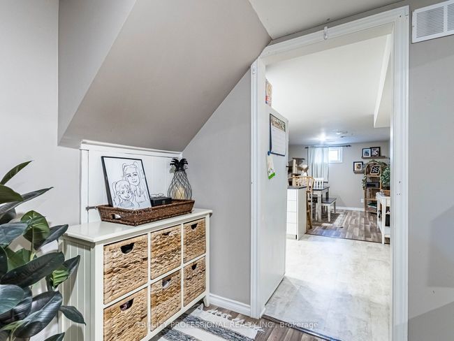 866 Krosno Blvd, House attached with 5 bedrooms, 2 bathrooms and 2 parking in Pickering ON | Image 31