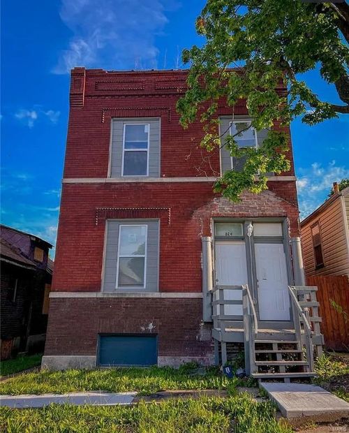 fl-2nd-824 Canaan Ave, Saint Louis, MO, 63147-2012 | Card Image