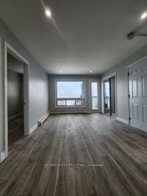 5-822 Ward St, Bridgenorth, ON, K0L1H0 | Card Image