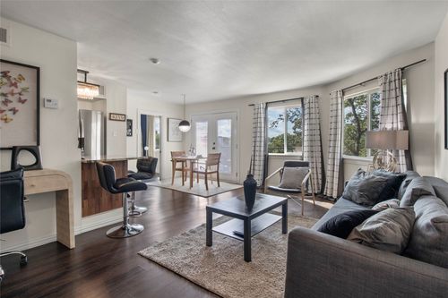 b301-2310 Balsam Dr, Arlington, TX, 76006-5917 | Card Image