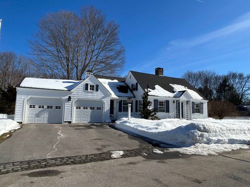 3 Wheelwright Ave, Exeter, NH, 03833-2223 | Card Image