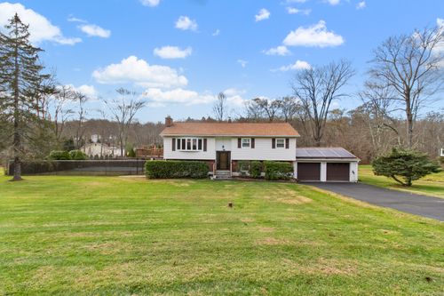 1 Indian Hill Ln, New Fairfield, CT, 06812-2555 | Card Image