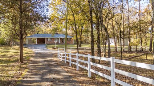 380 Walkertown Dr, Savannah, TN, 38372-8968 | Card Image