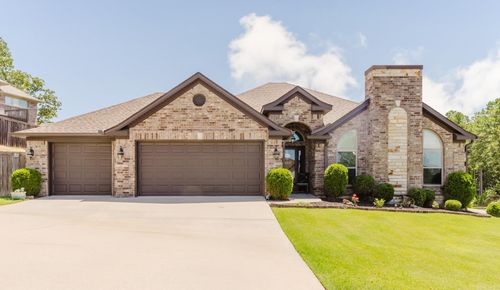 102 Majestic Cir, Maumelle, AR, 72113-6276 | Card Image