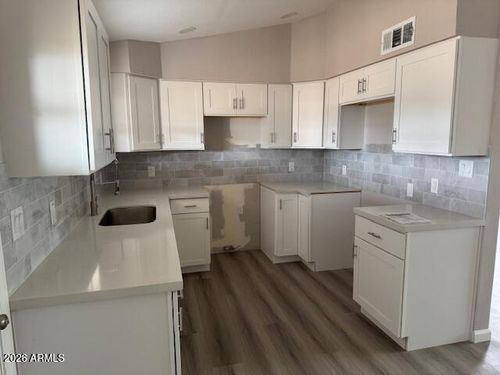 2016 W Oregon Ave, Phoenix, AZ, 85015-2828 | Card Image
