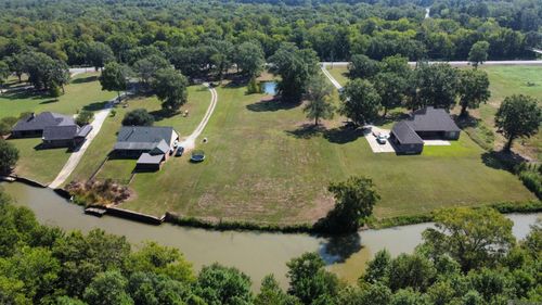 841 Poydras Bayou Dr, Port Allen, LA, 70767-5302 | Card Image