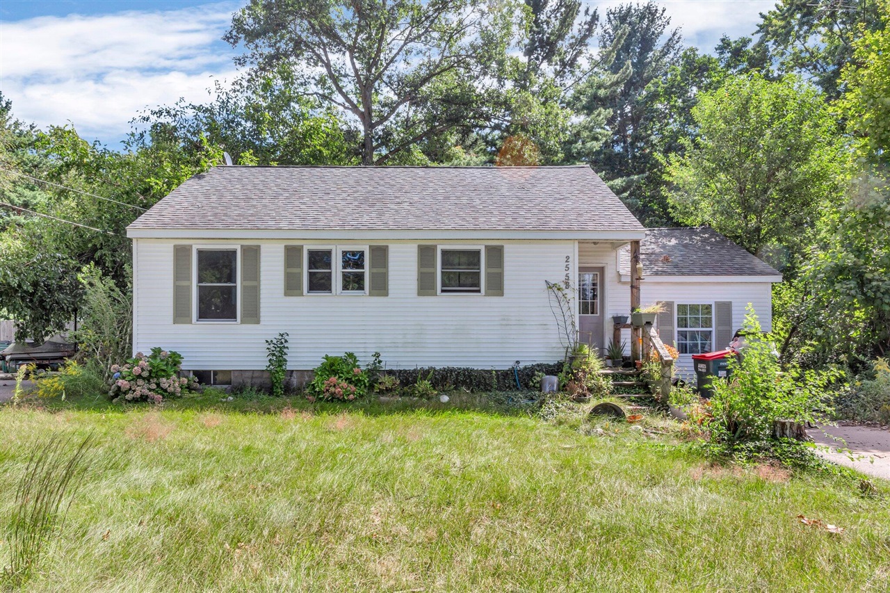 Holton Rd, Muskegon, MI 49445